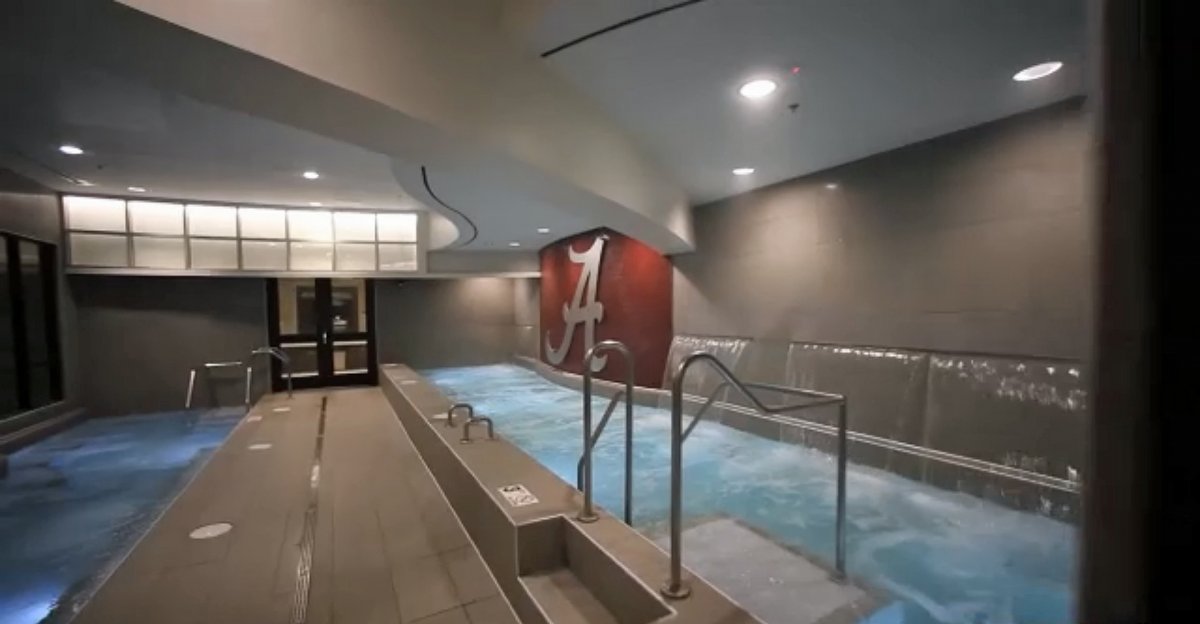 University Of Alabama Tuscaloosa Football Locker Room Spas Counsilman Hunsaker